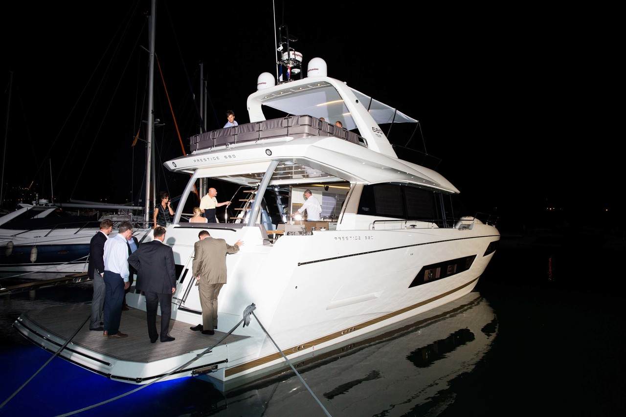 A spectacular 3D show to launch the PRESTIGE 680 at ACI Marina in Dubrovnik. 3