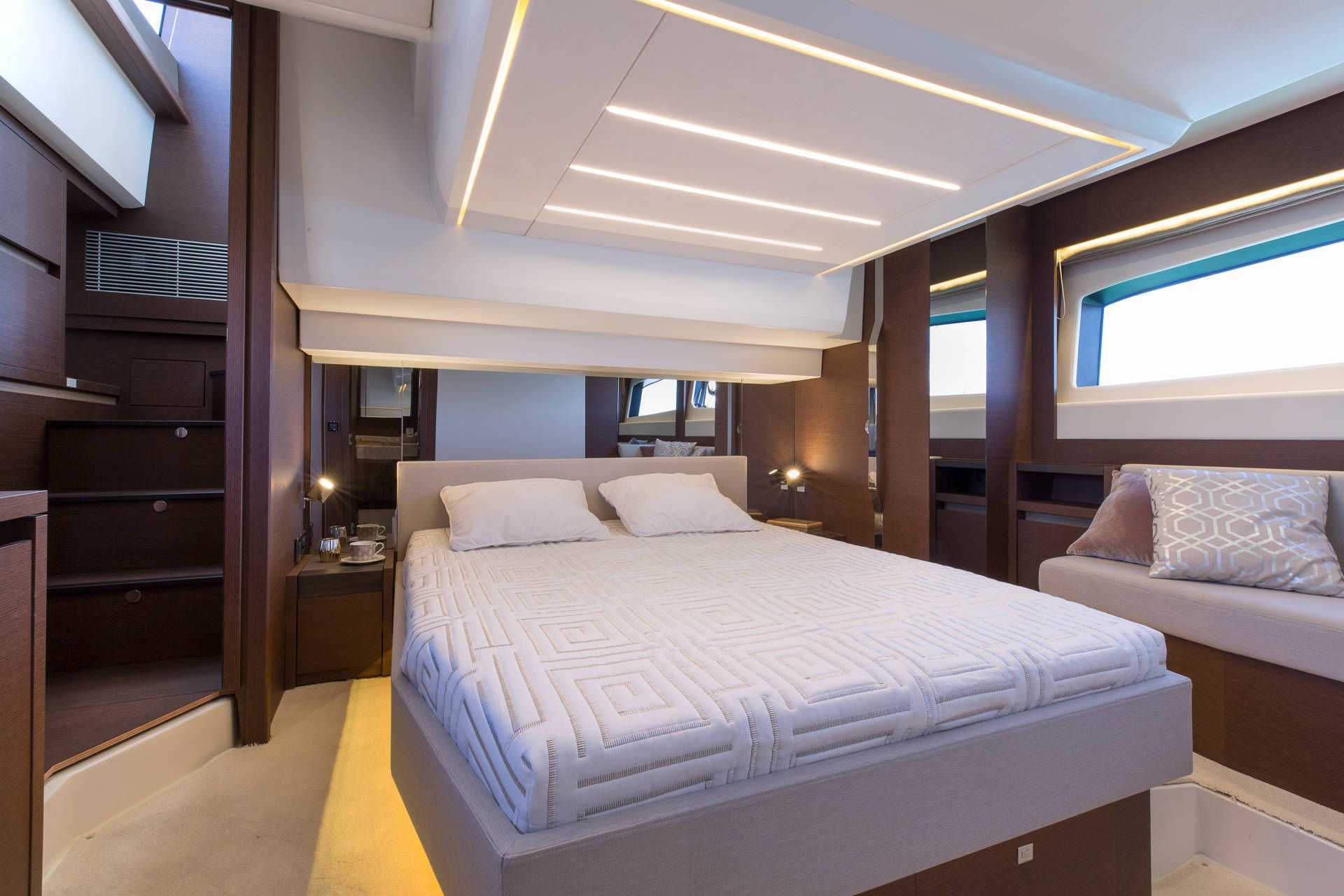 Yacht PRESTIGE 520, yacht de luxe F-Line