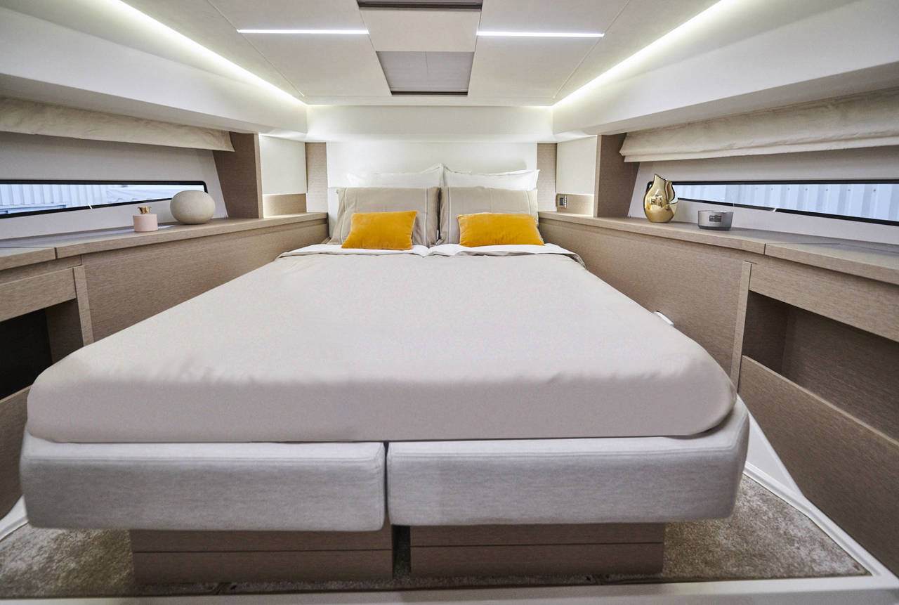 Le yacht PRESTIGE 460 maintenant disponible en version 3 cabines 3