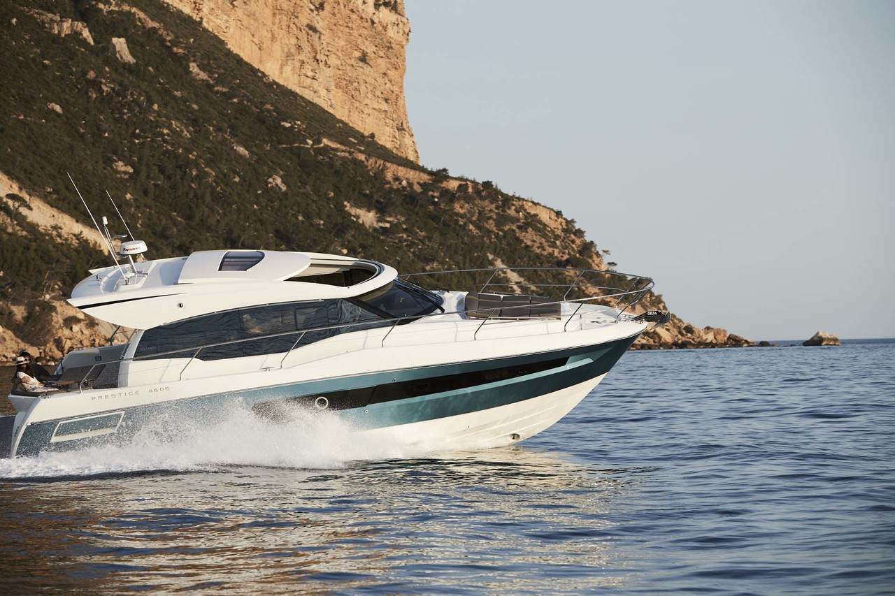 PRESTIGE 460S Exterior 23