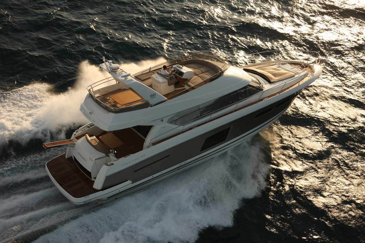 PRESTIGE 60 Exterior 9