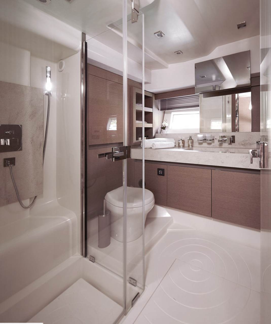 PRESTIGE 680S Interior 11