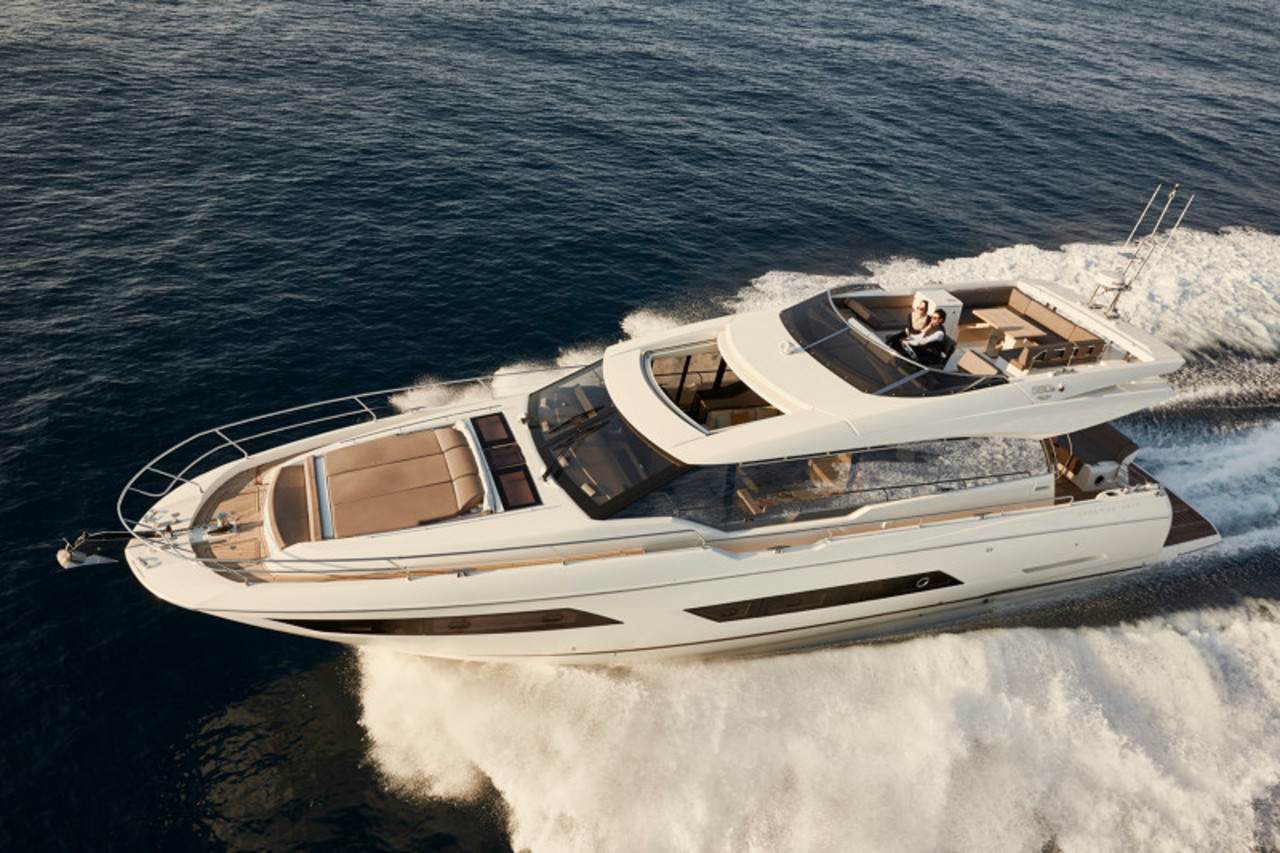 PRESTIGE 680S Exterior 11