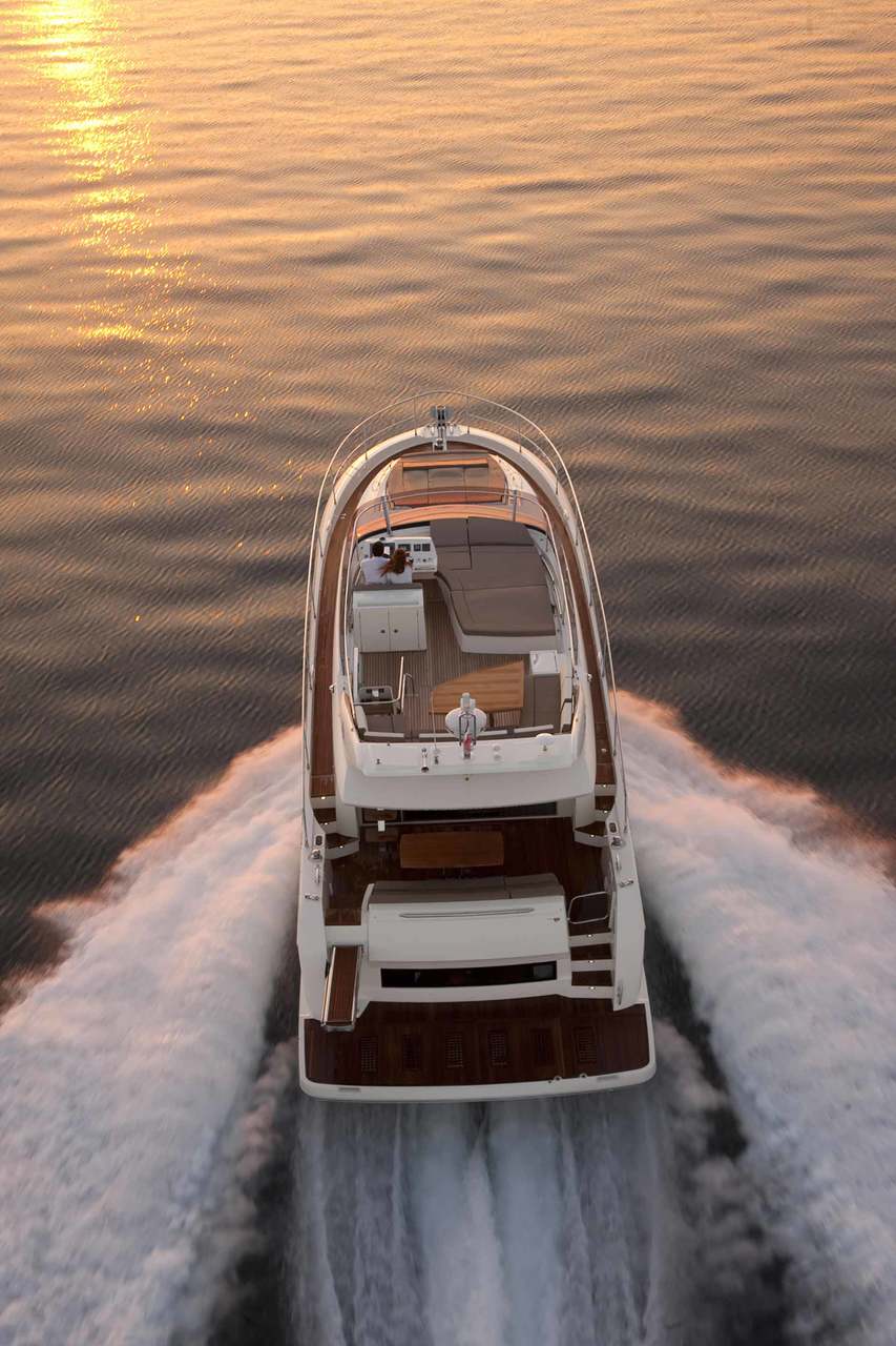 PRESTIGE 550 Exterior 11