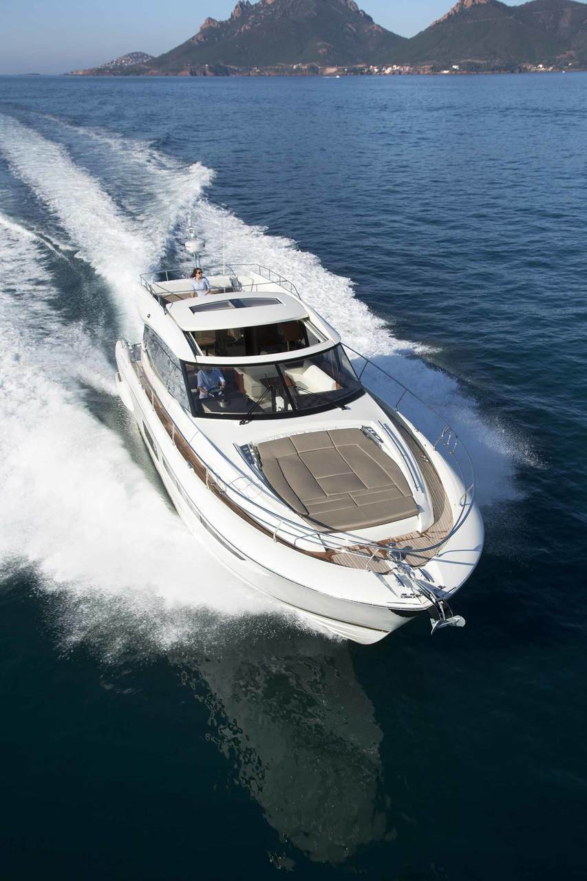 PRESTIGE 550S Exterior 18