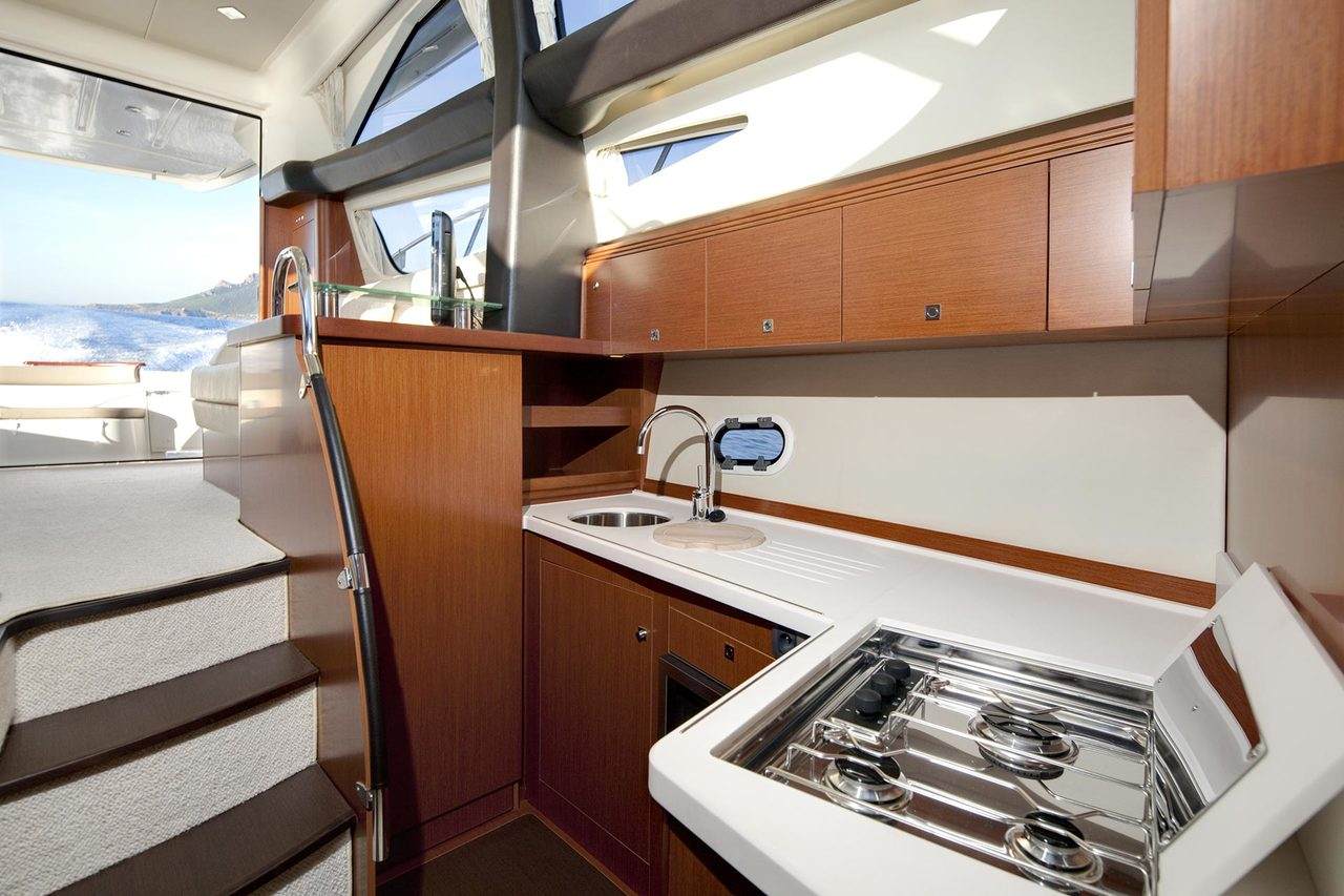 PRESTIGE 440 Interior 3