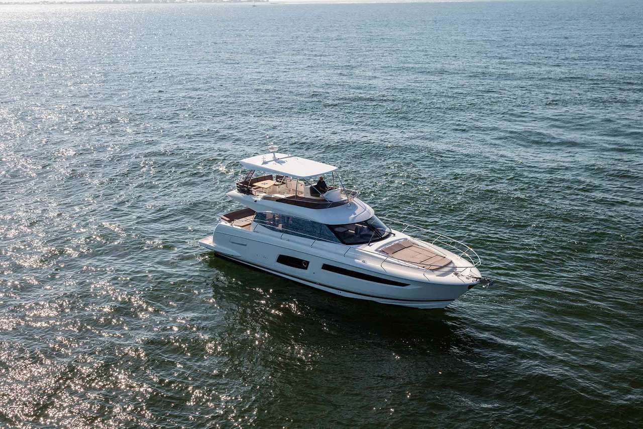 PRESTIGE 560 Exterior 13