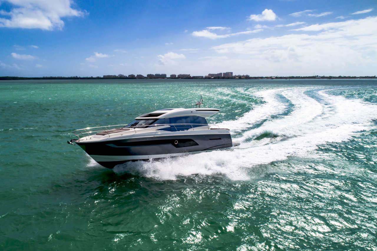 PRESTIGE 520S Exterior 10