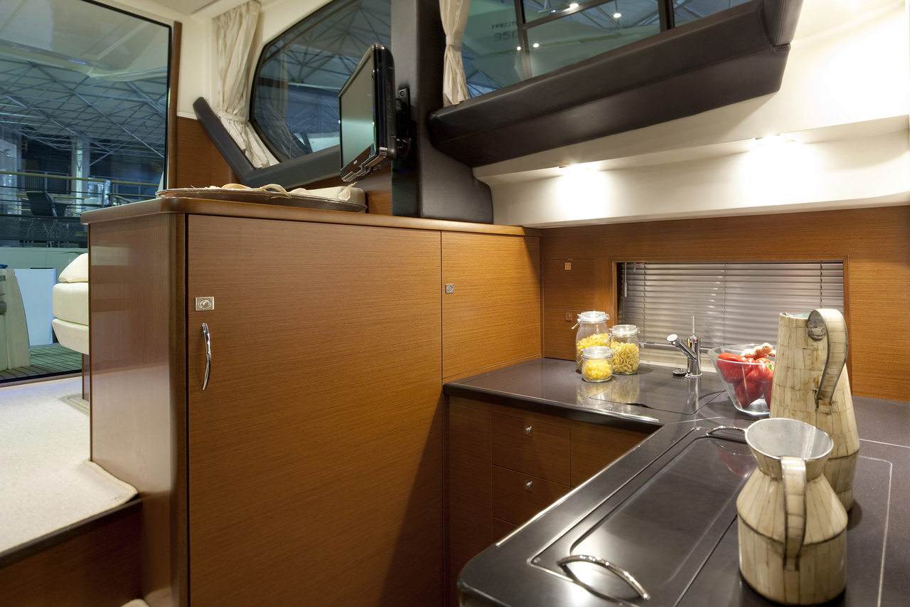 PRESTIGE 400 Interior 2