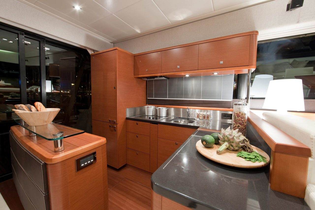 PRESTIGE 60 Interior 11