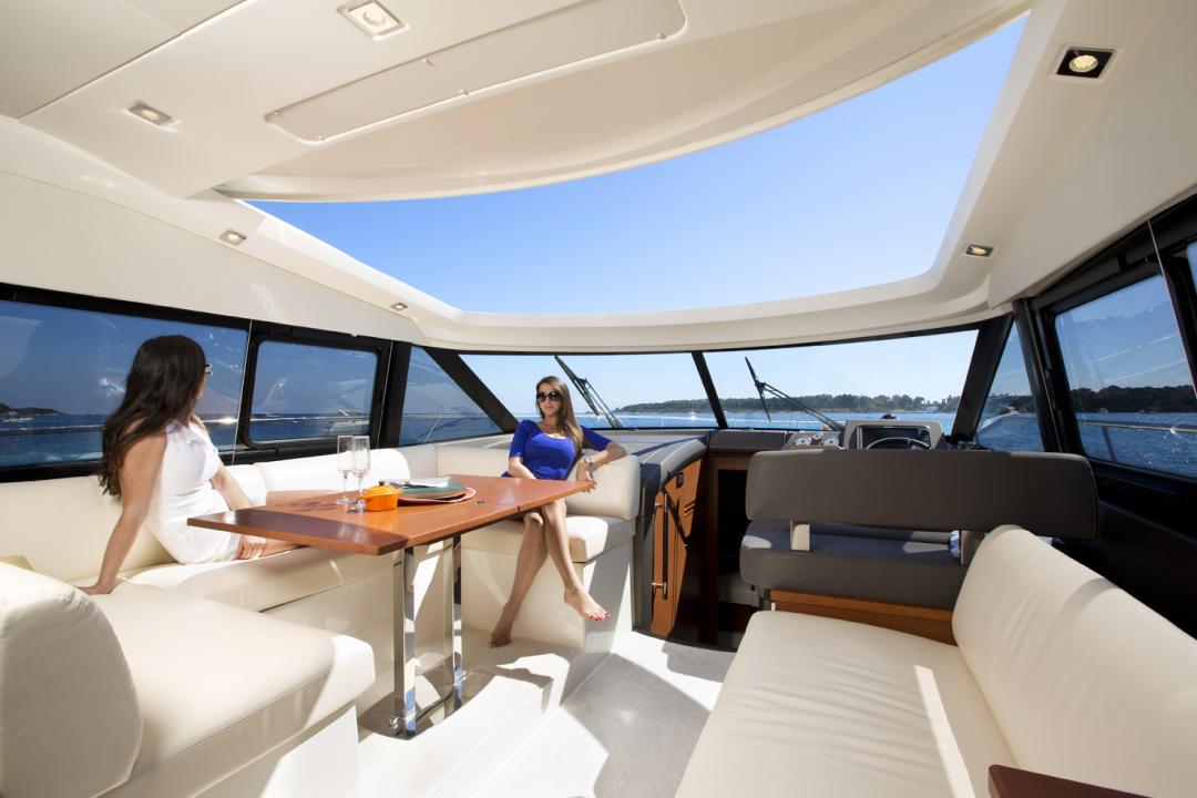 PRESTIGE 450S Exterior 8