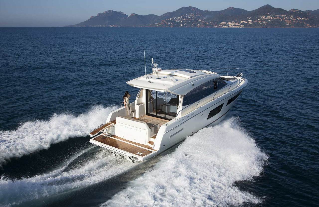 PRESTIGE 450S Exterior 12