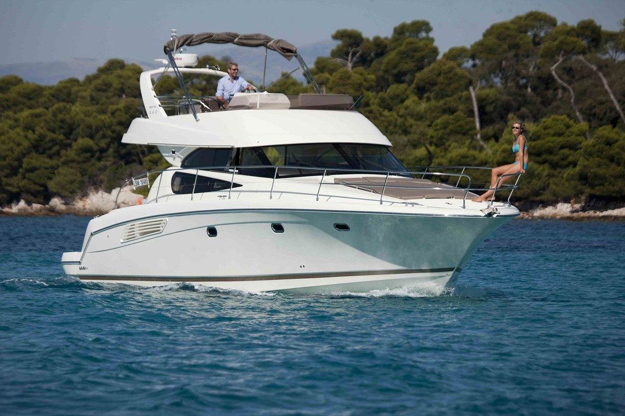 PRESTIGE 440 Exterior 16