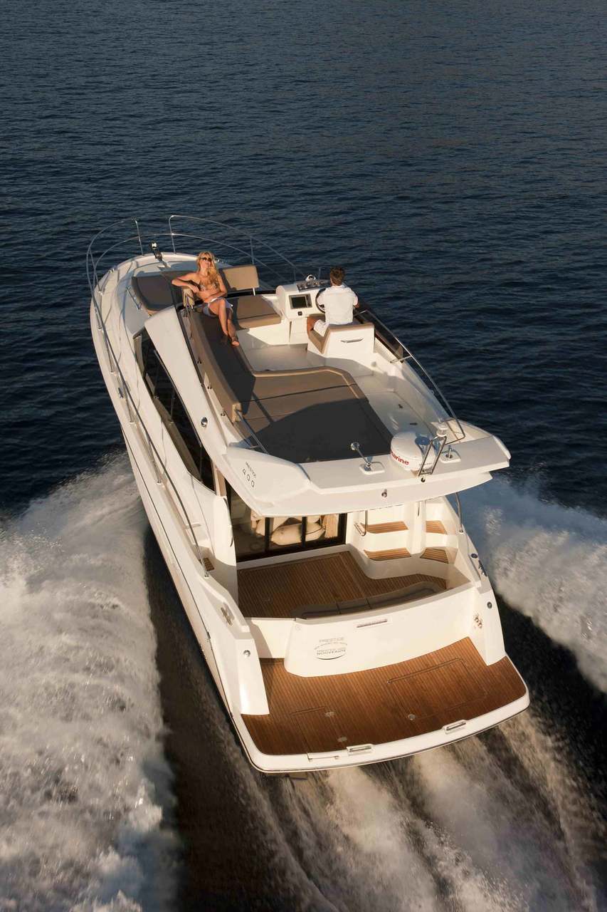 PRESTIGE 400 Exterior 3