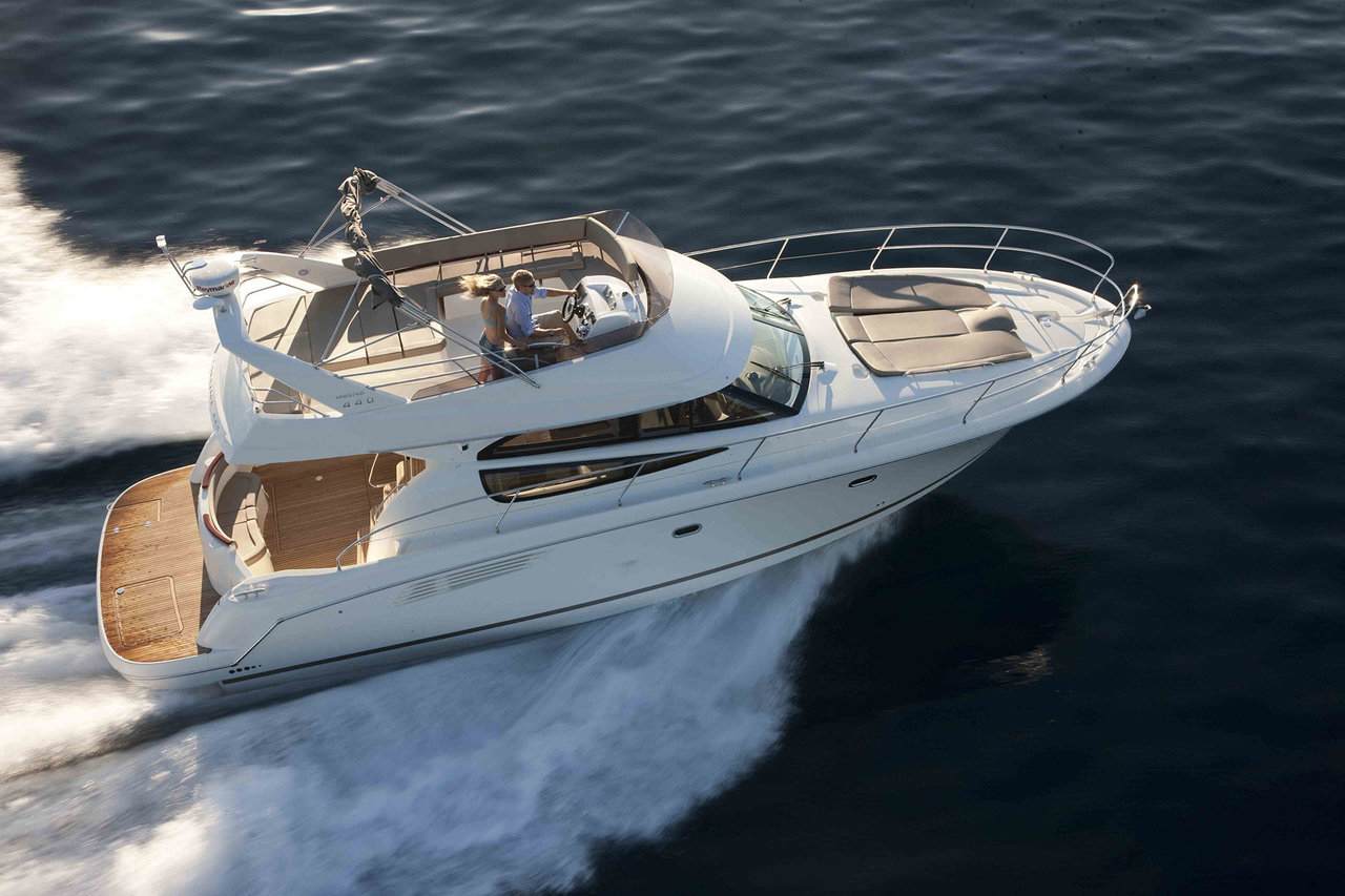 PRESTIGE 440 Exterior 15