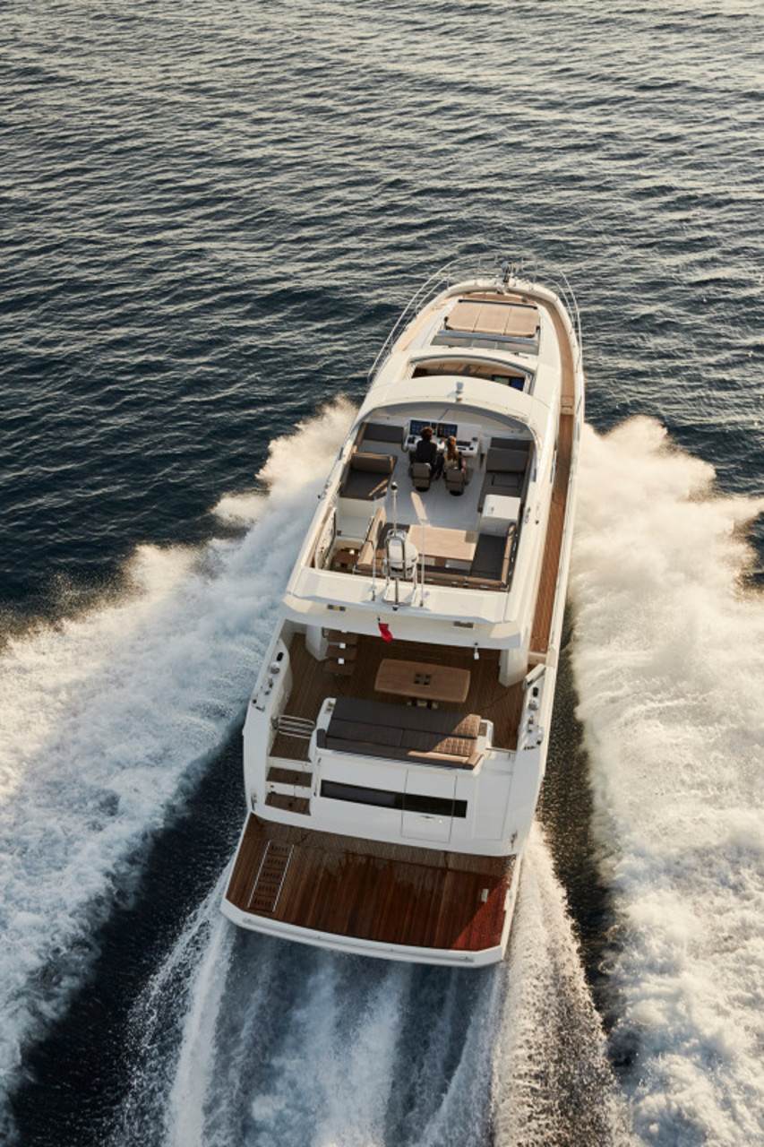 PRESTIGE 680S Exterior 10
