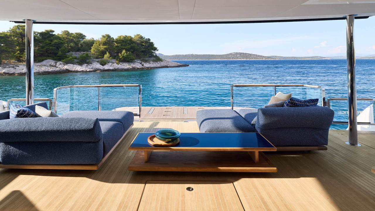 M8 EVO Exterior 16