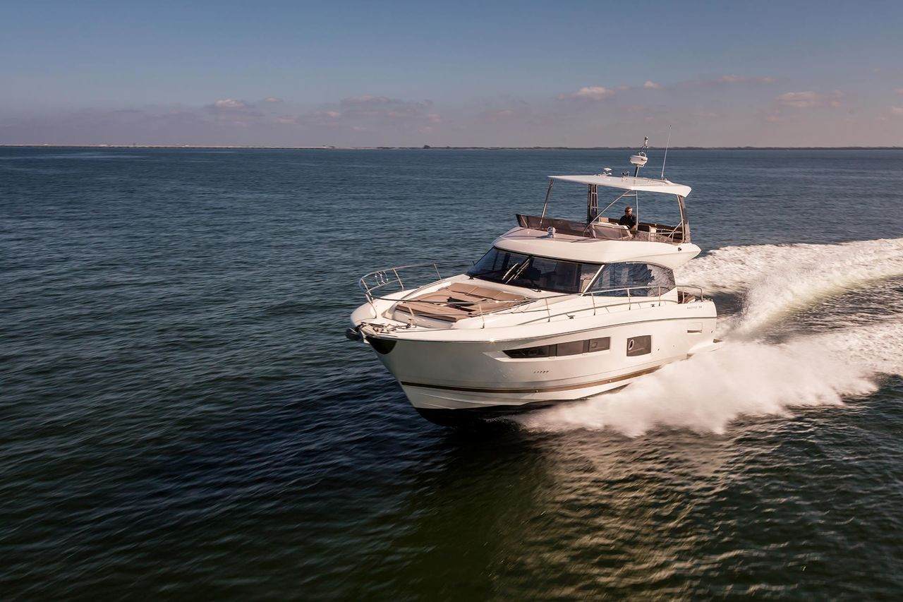 PRESTIGE 560 Exterior 13