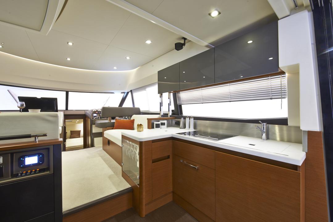 PRESTIGE 450S Interior 23