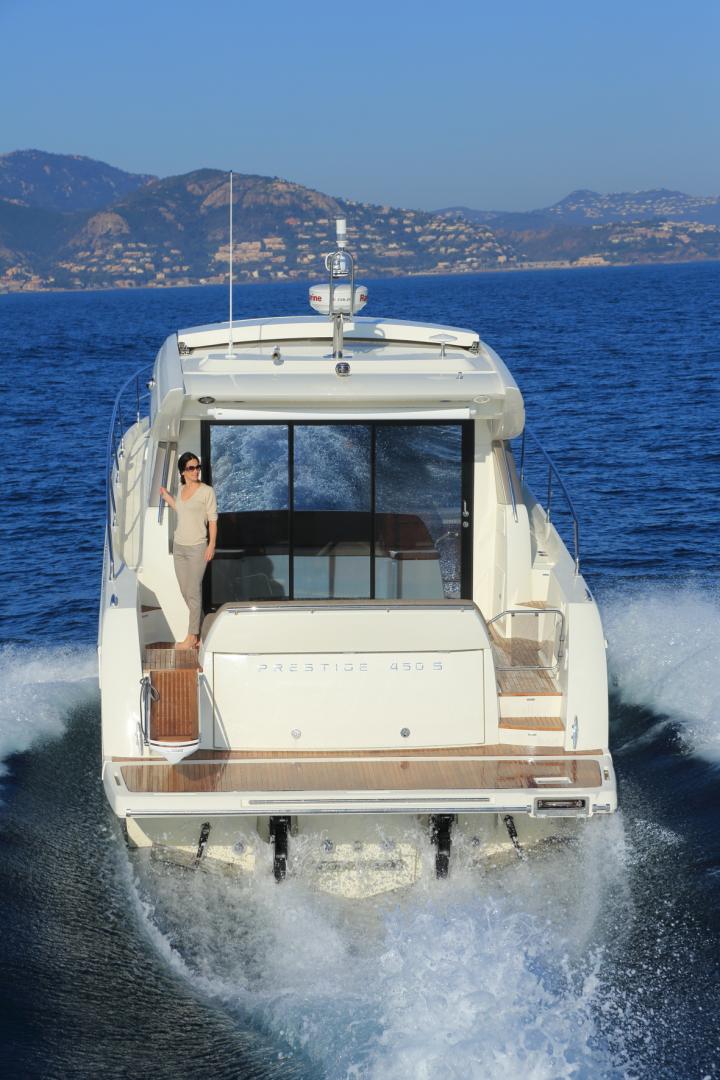 PRESTIGE 450S Exterior 19