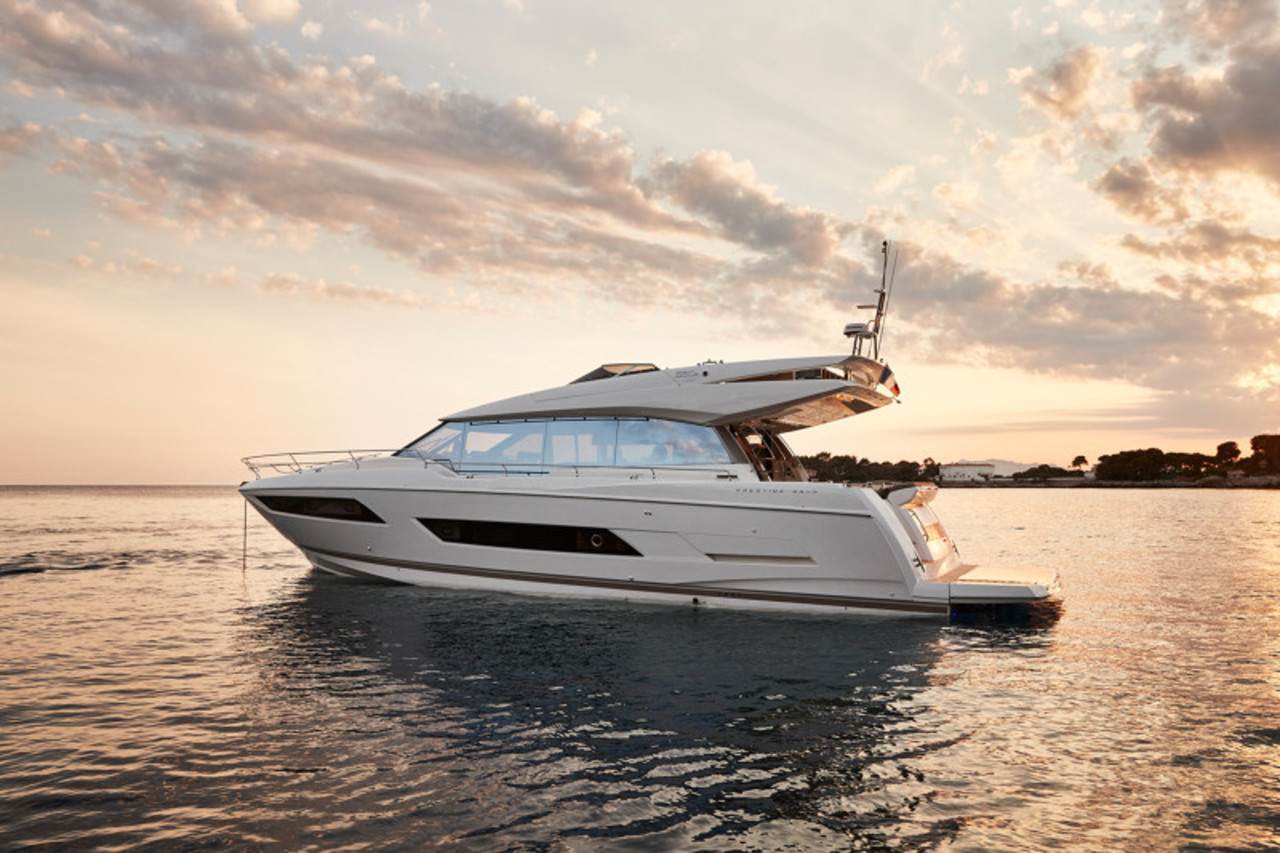 PRESTIGE 680S Exterior 16
