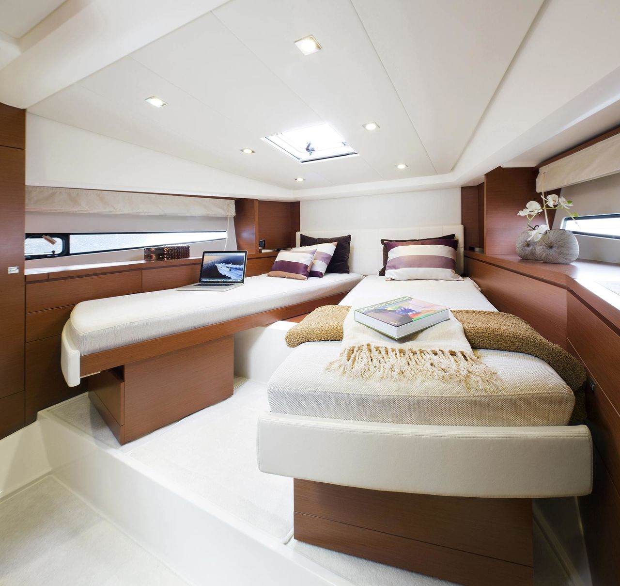 PRESTIGE 450 Interior 5