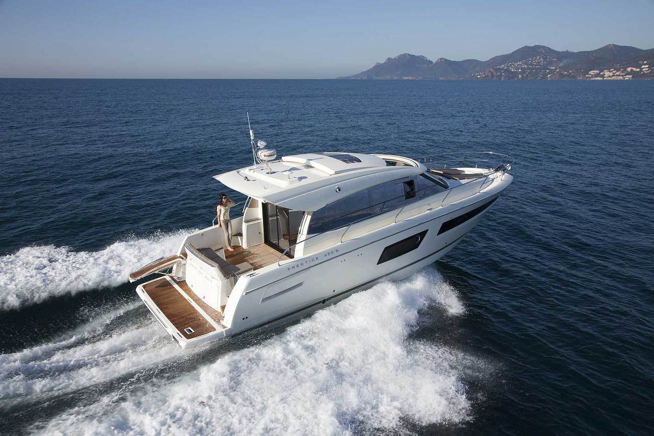 PRESTIGE 450S Exterior 13