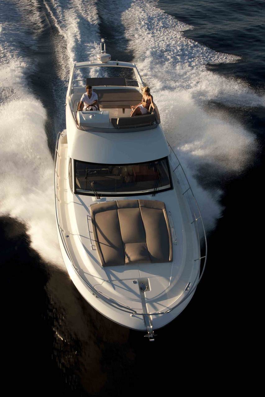 PRESTIGE 400 Exterior 9