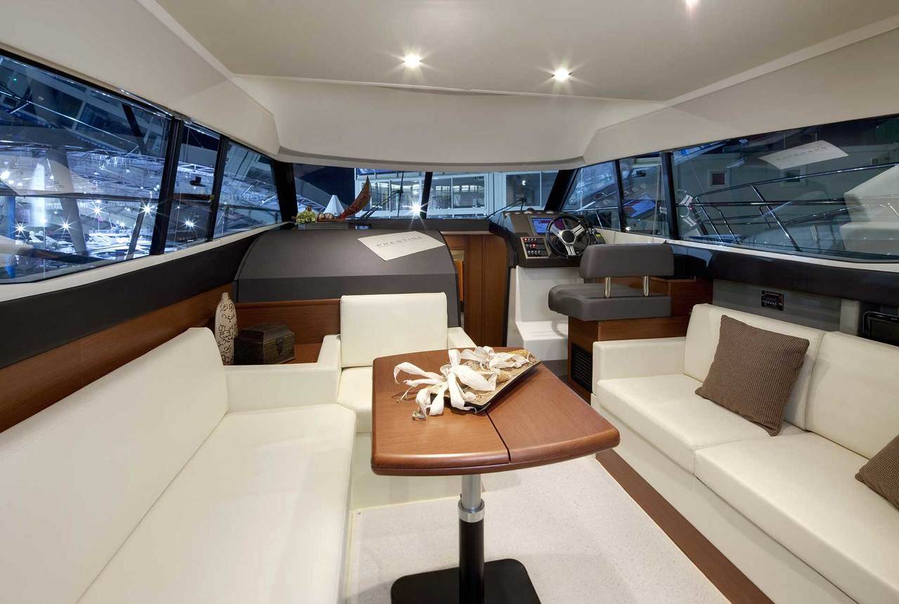 PRESTIGE 350 Interior 2