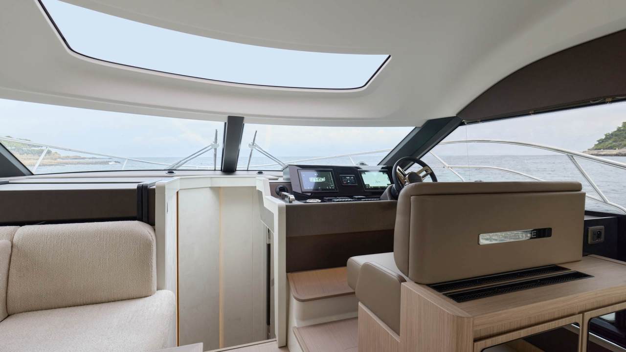 F4.9 Interior 6
