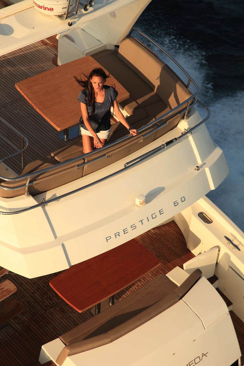 PRESTIGE 60 Exterior 21