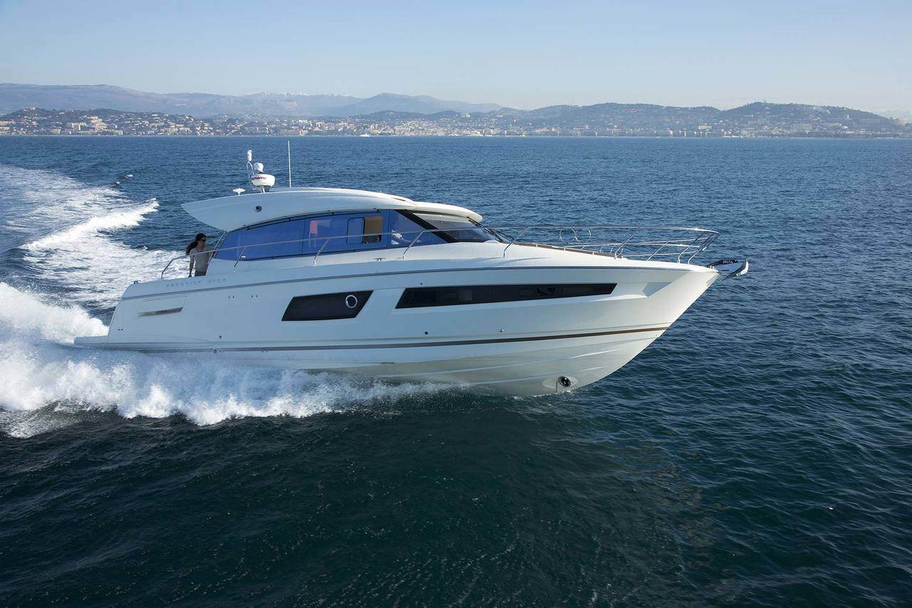 PRESTIGE 450S Exterior 4