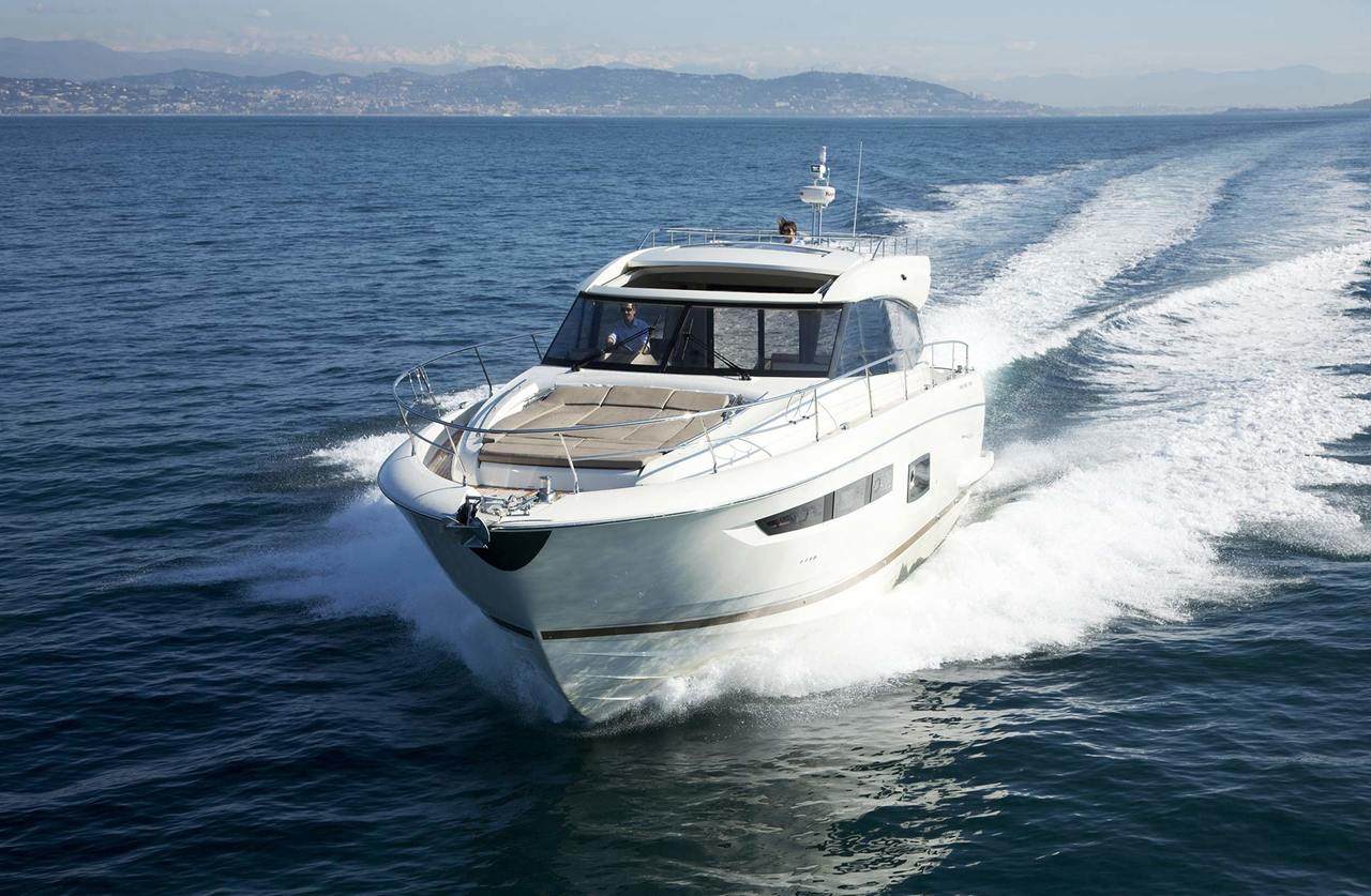 PRESTIGE 550S Exterior 12