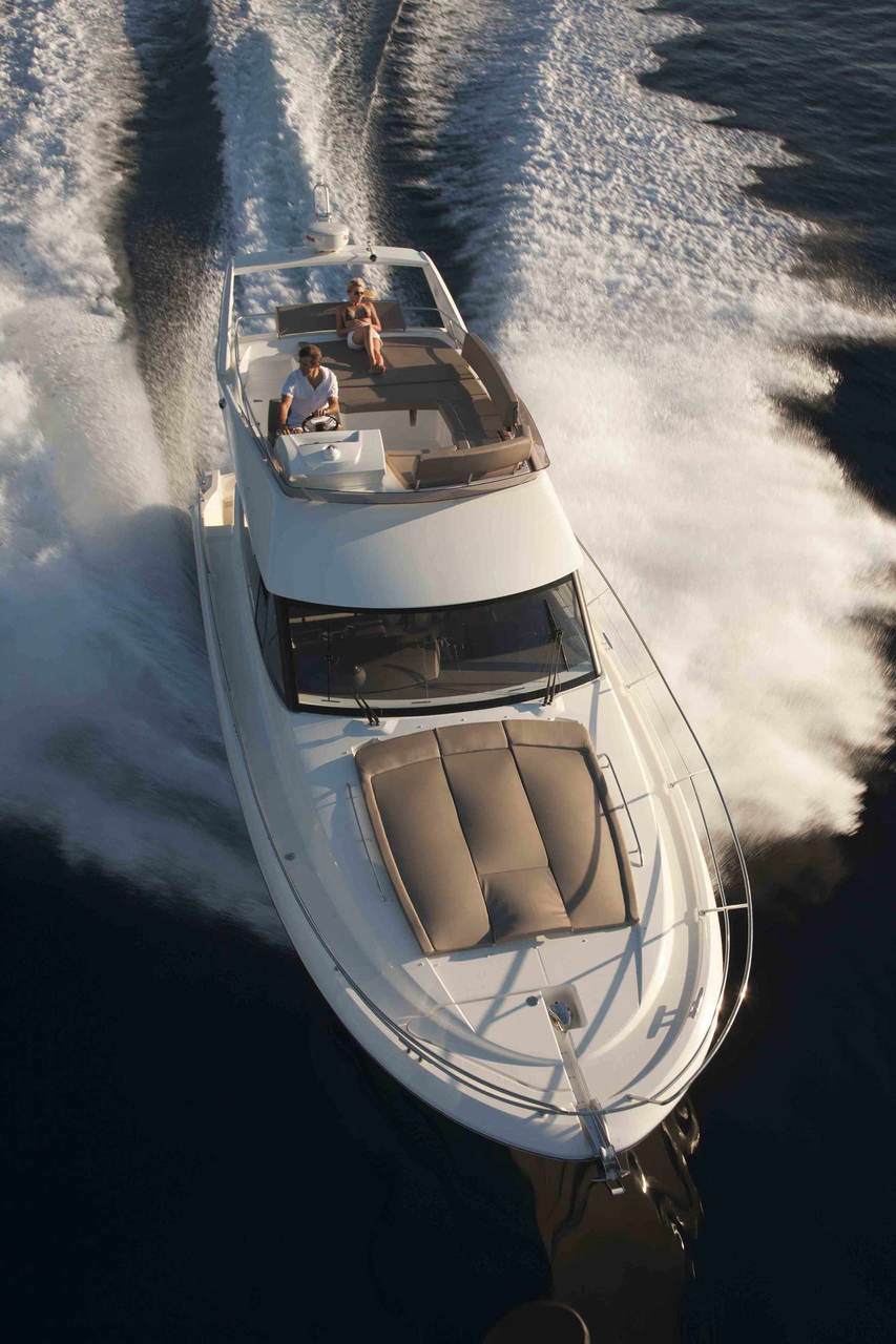 PRESTIGE 400 Exterior 12