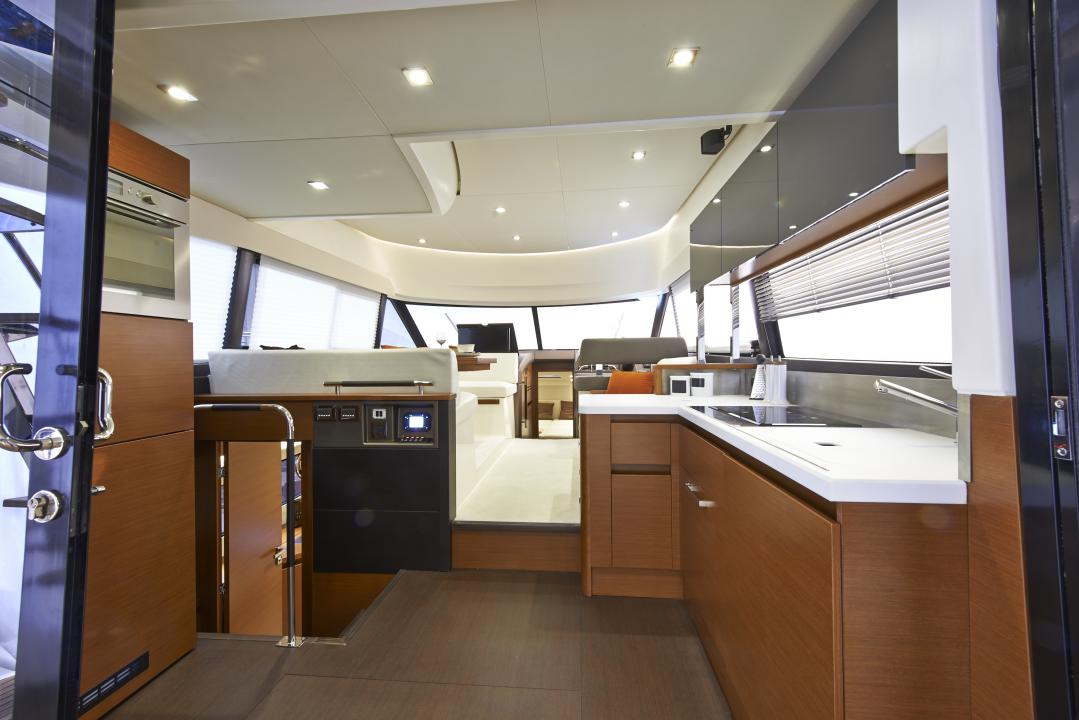 PRESTIGE 450S Interior 16