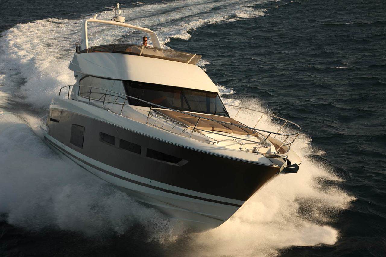 PRESTIGE 60 Exterior 3