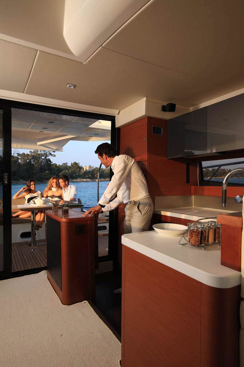 PRESTIGE 550 Exterior 5