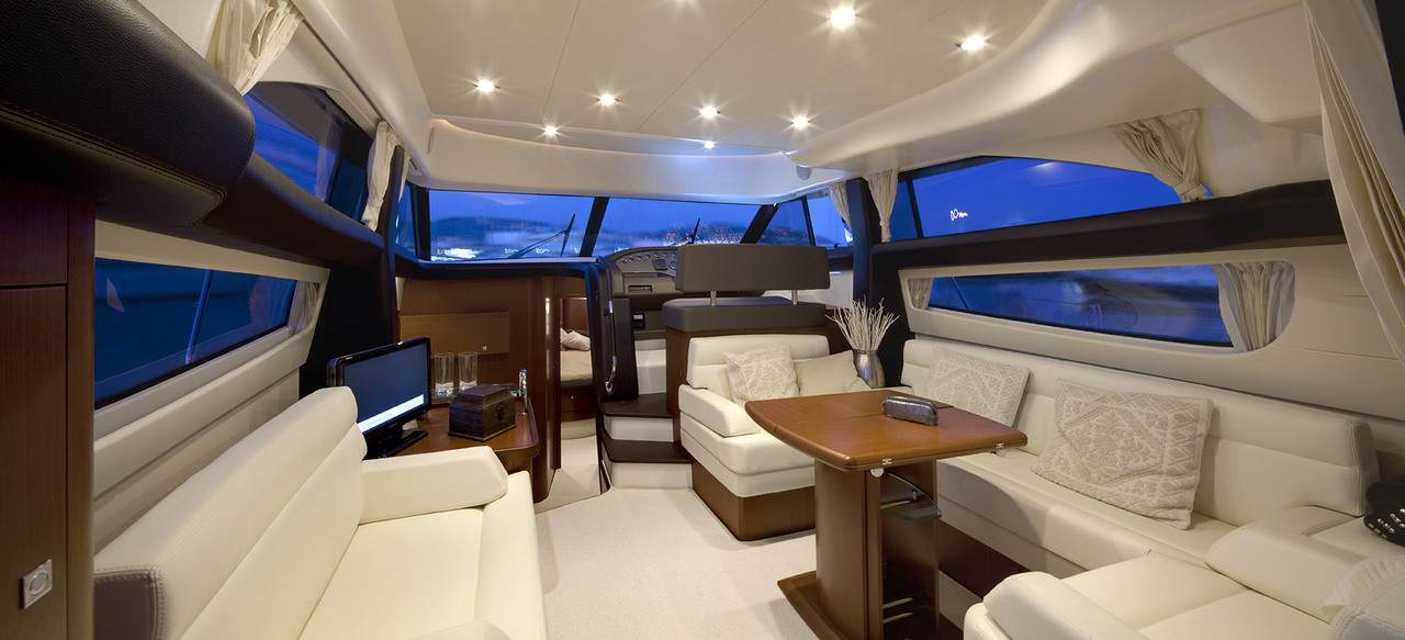 PRESTIGE 440 Interior 9