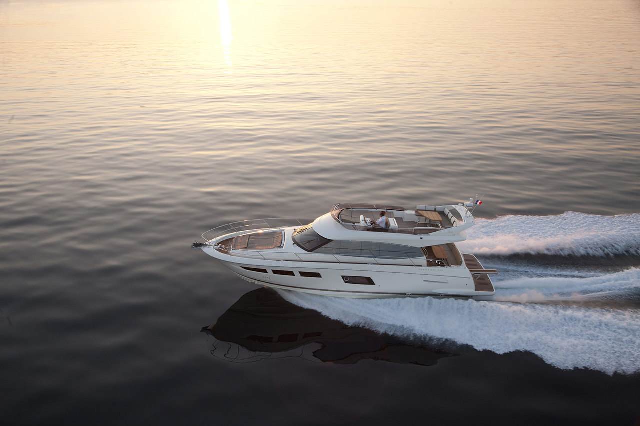 PRESTIGE 550 Exterior 10