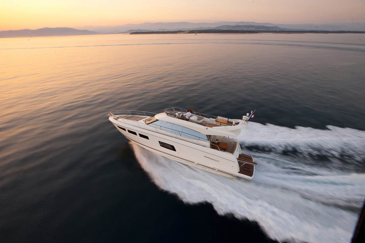 PRESTIGE 550 Exterior 13