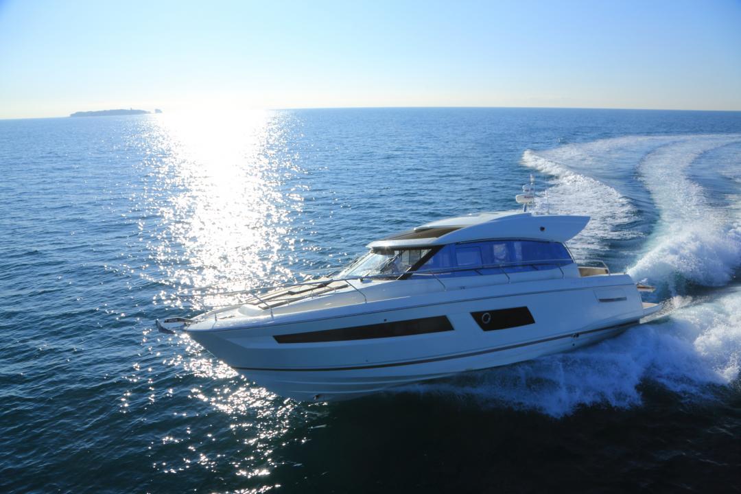 PRESTIGE 450S Exterior 15