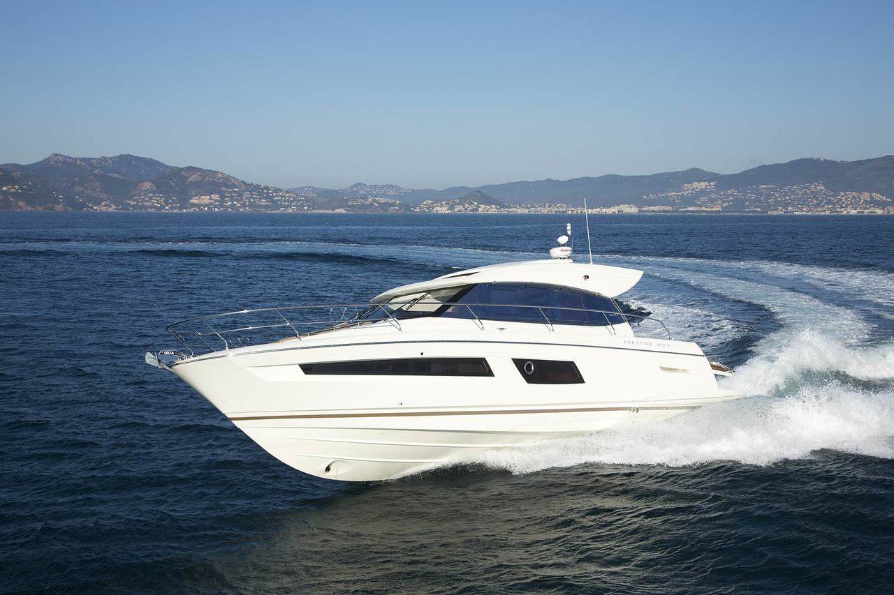 PRESTIGE 450S Exterior 8