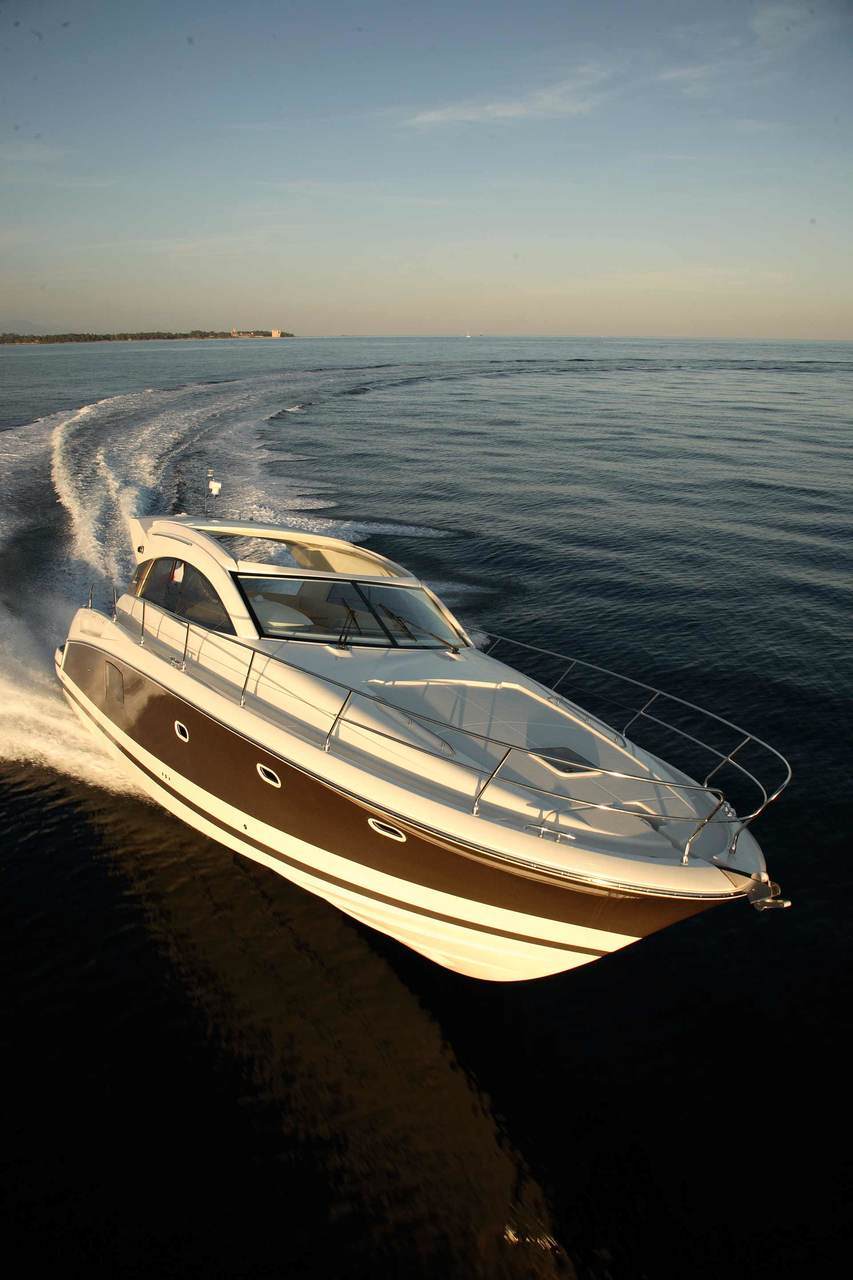 PRESTIGE 440S Exterior 24