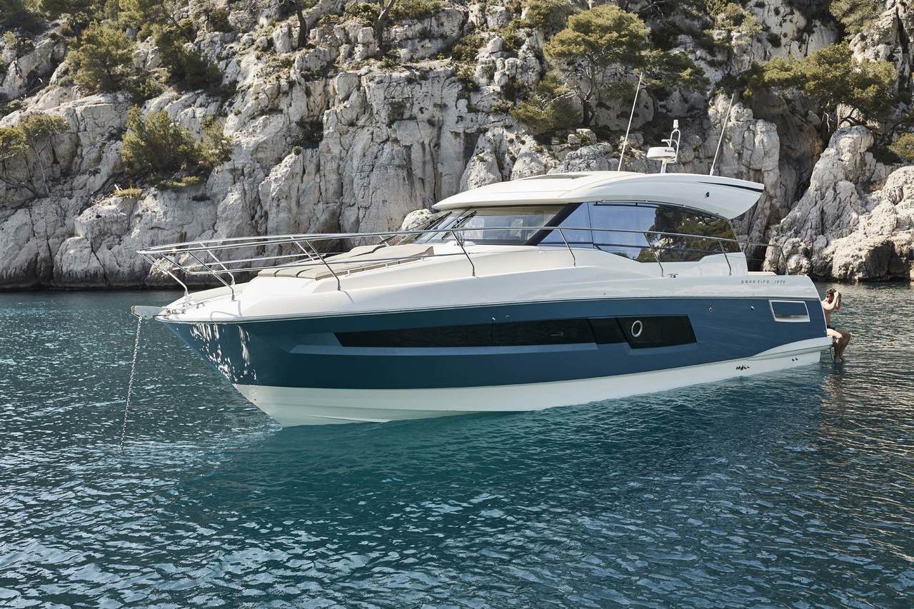 PRESTIGE 460S Exterior 4