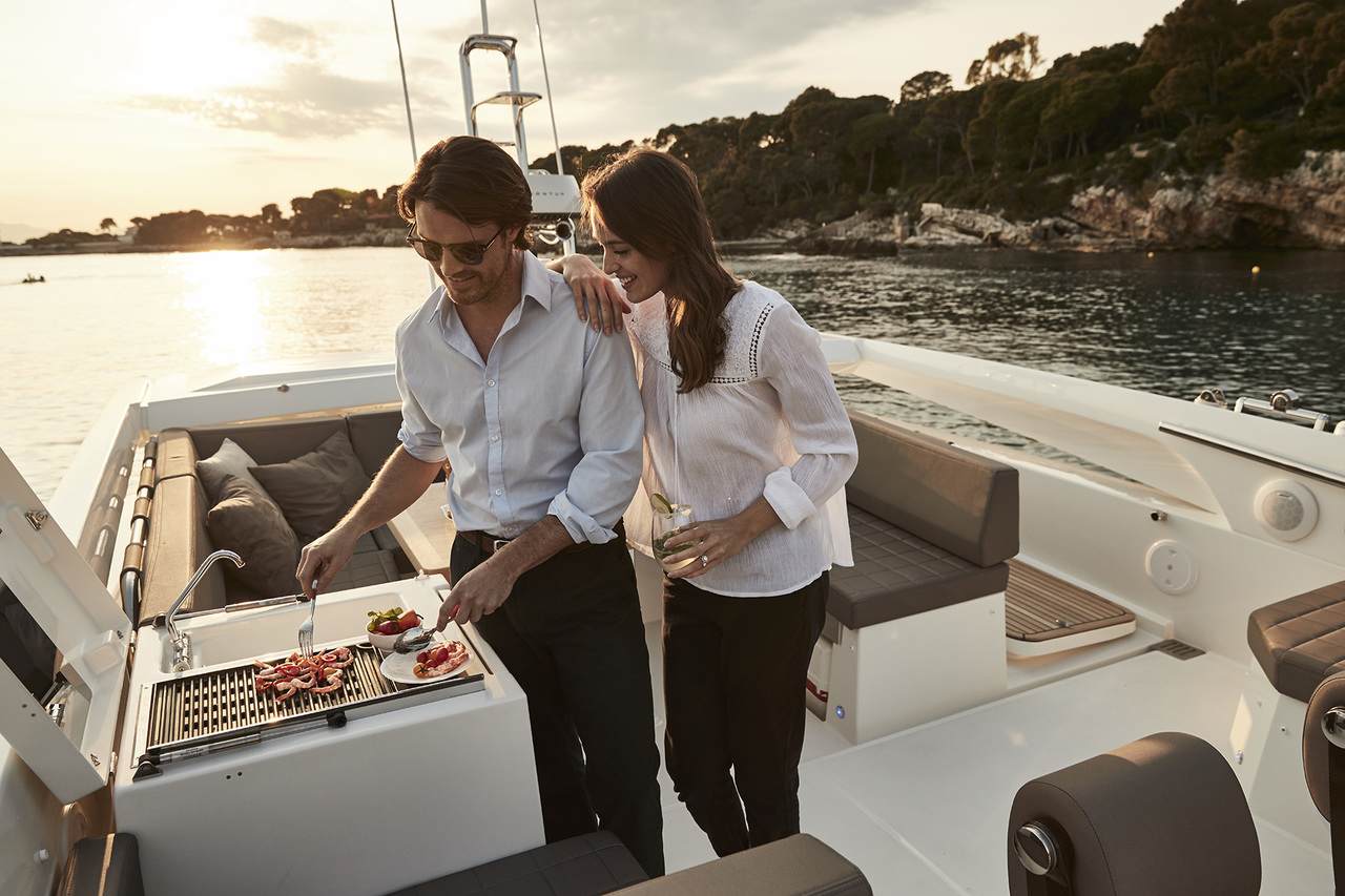 PRESTIGE 680S Exterior 2