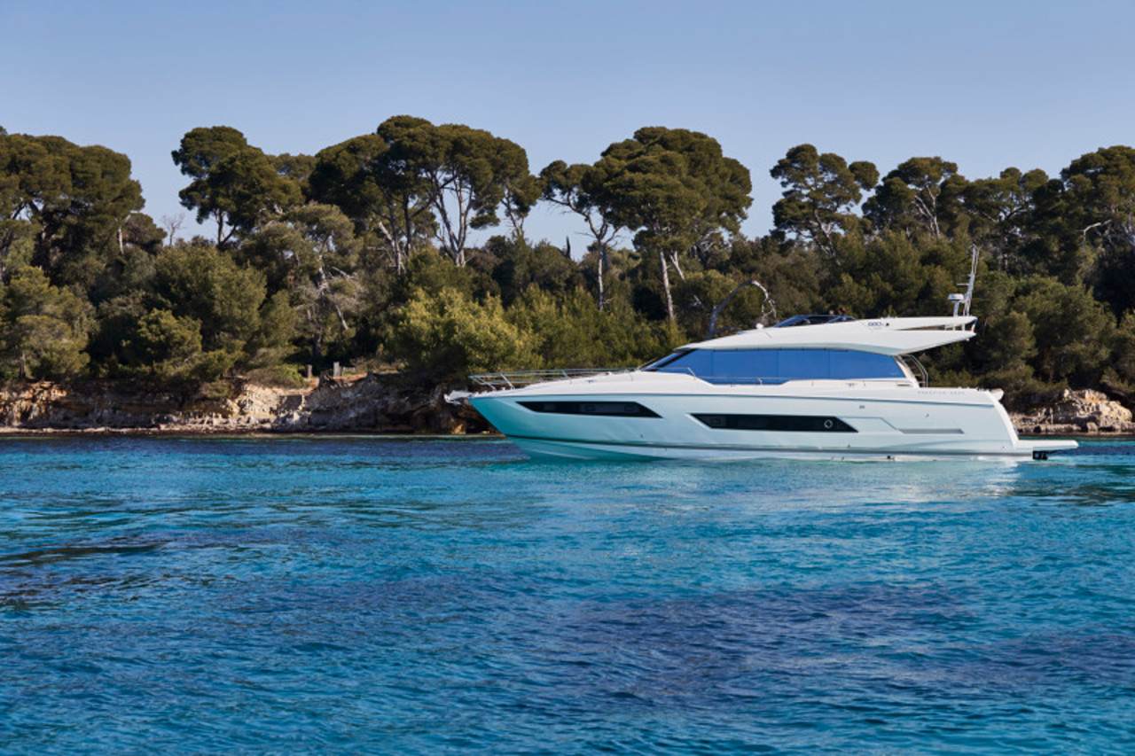 PRESTIGE 680S Exterior 13