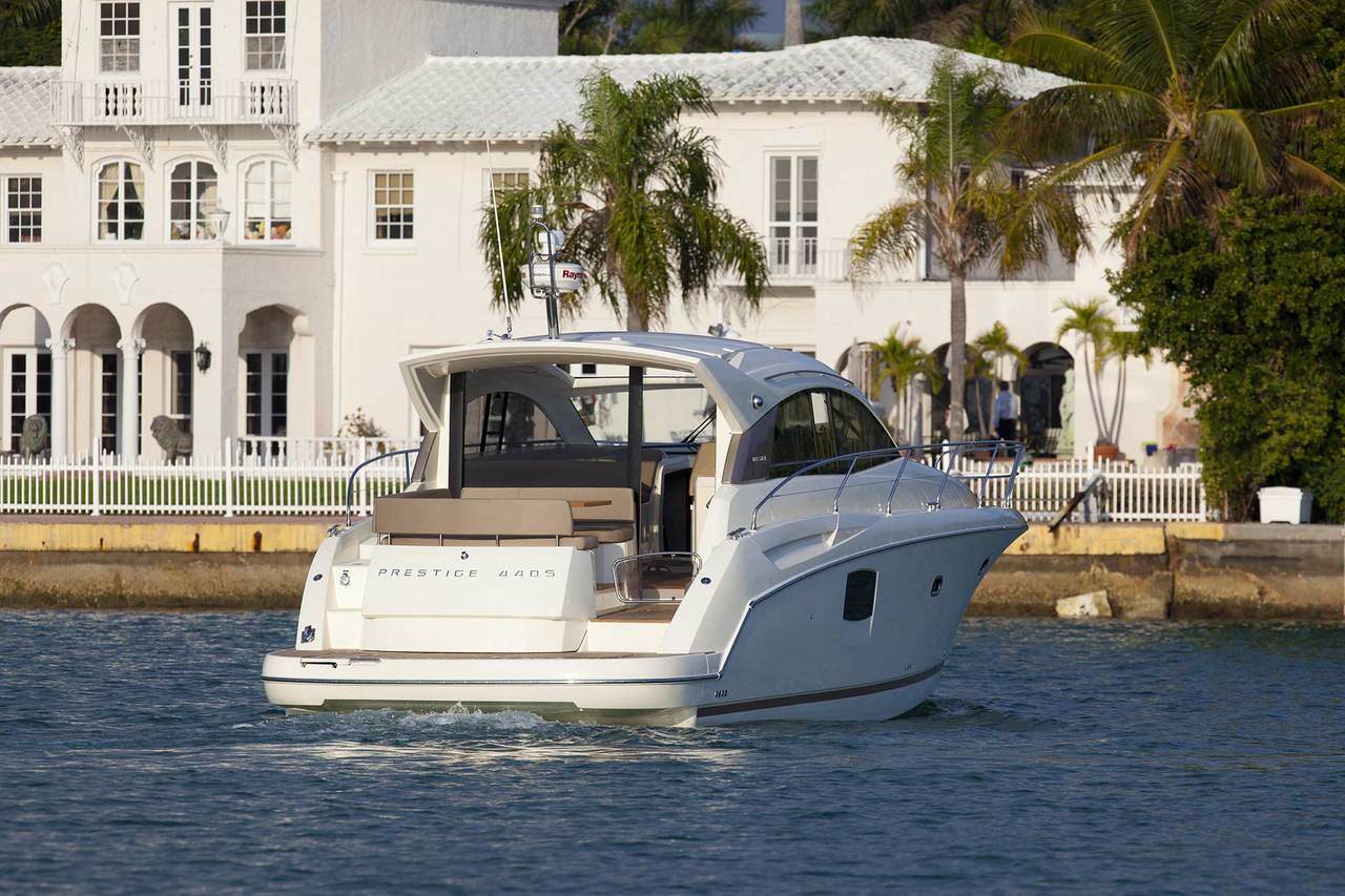 PRESTIGE 440S Exterior 9