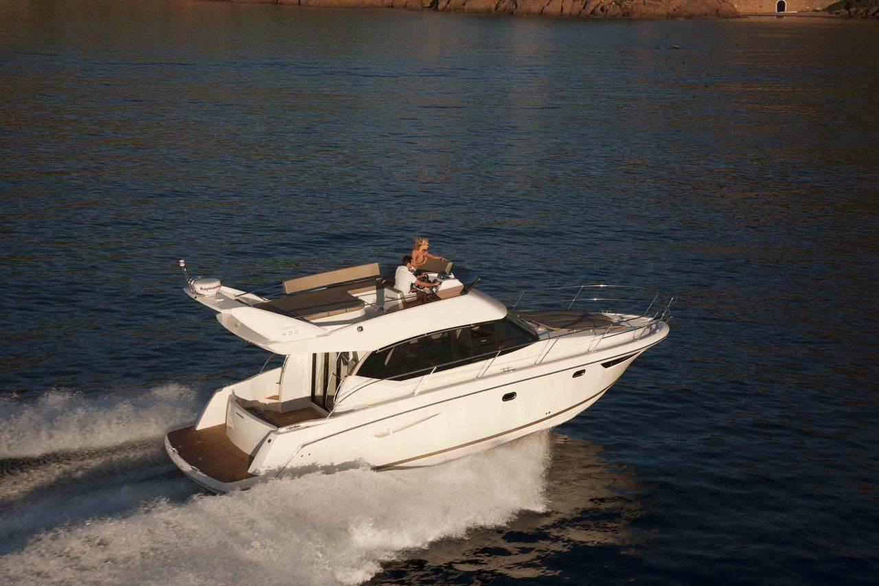 PRESTIGE 400 Exterior 10