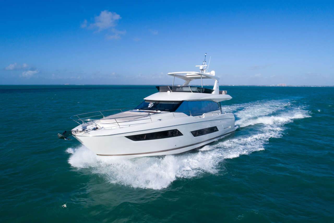 PRESTIGE 680 Exterior 41