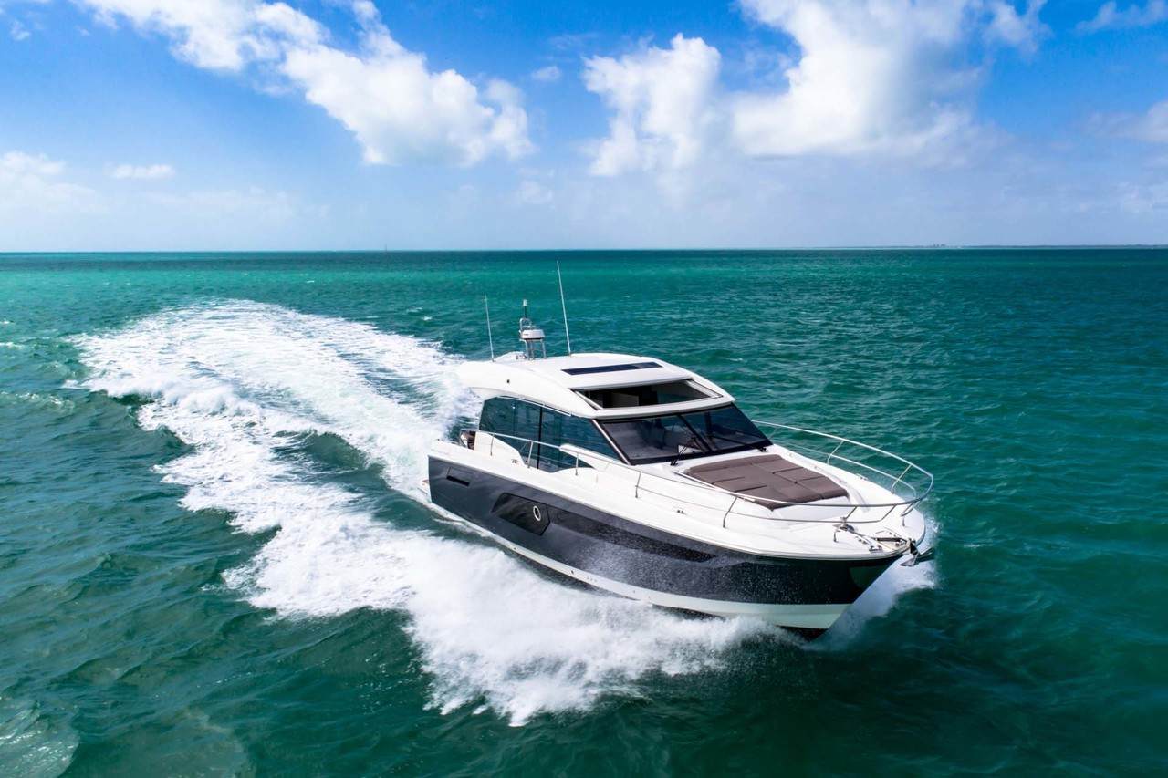 PRESTIGE 520S Exterior 9